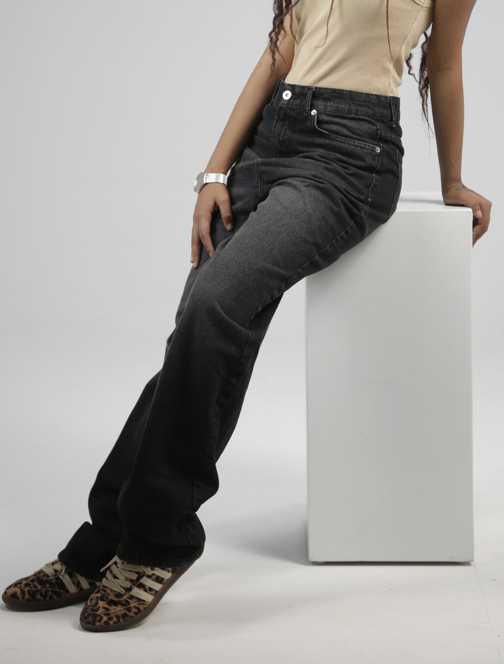 CAVALLY STRAIGHT FIT JEANS - Washed Black