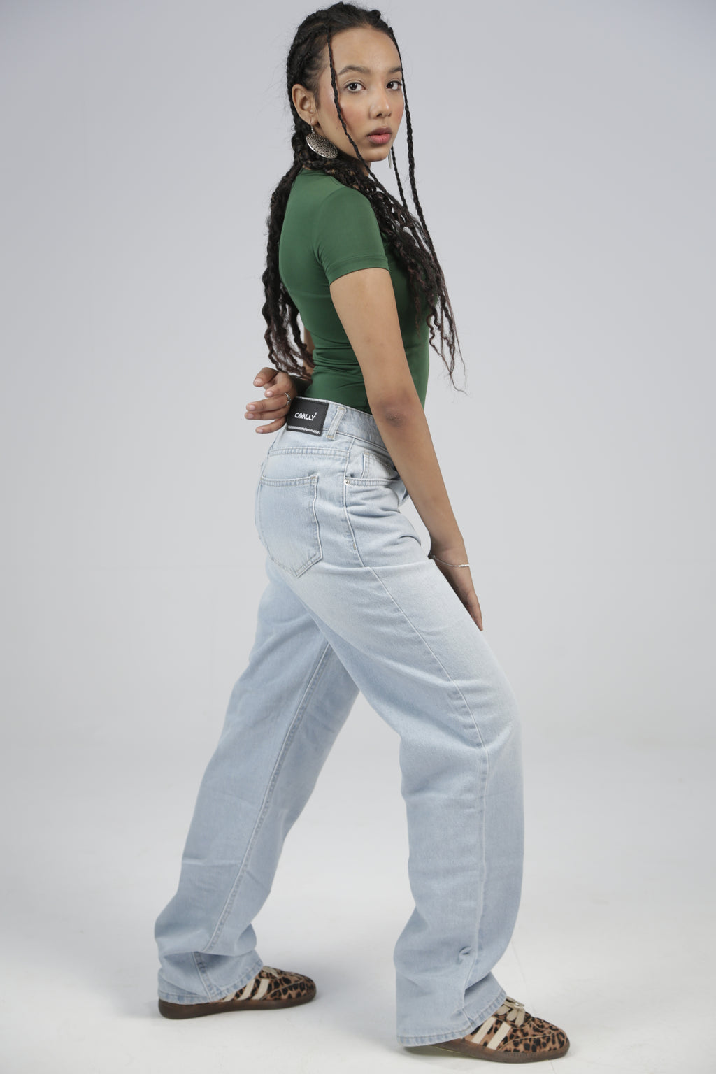 CAVALLY STRAIGHT FIT JEANS - Fluffy Light Blue